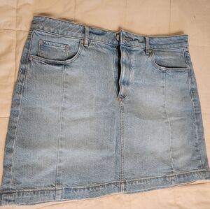 LOFT By Ann Taylor Jean Skirt, Light Blue Denim Mini Skirt. Size 12 EUC